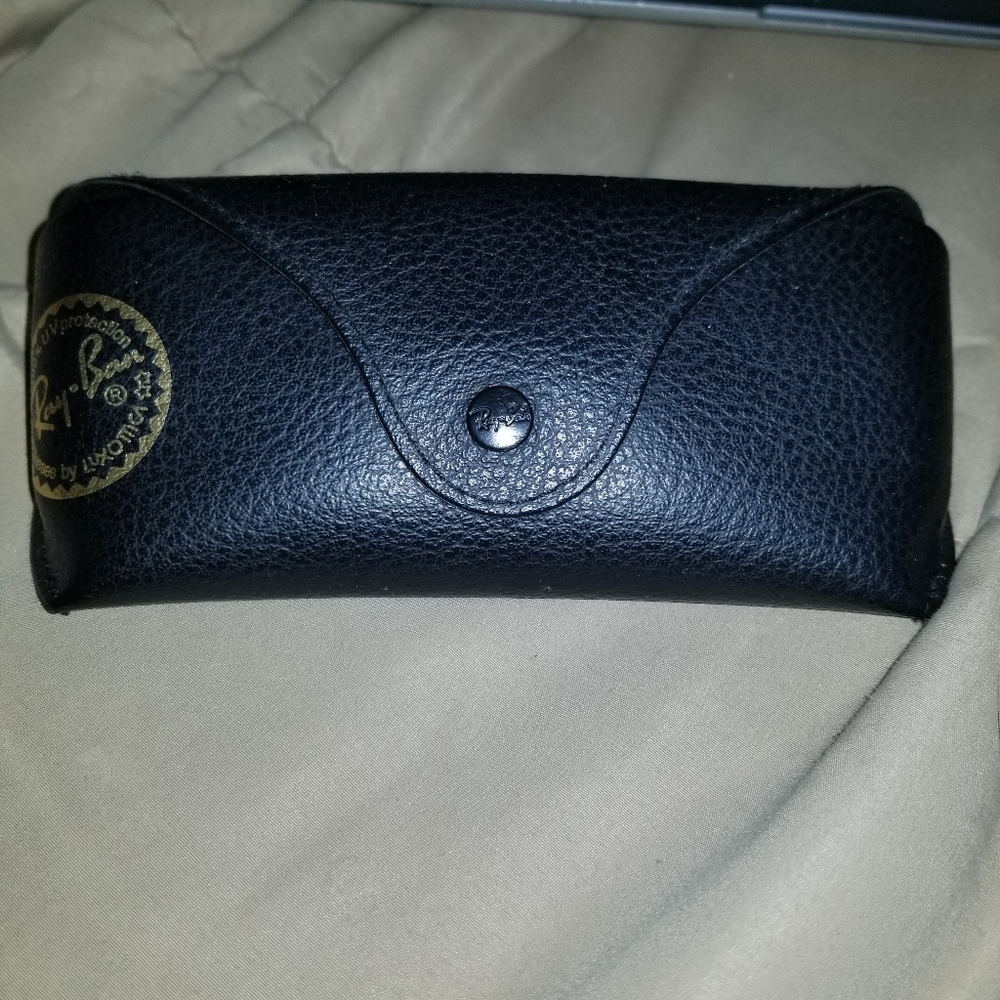 RayBans with case - Picture 7 of 7